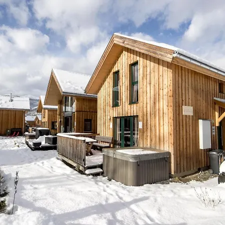 Superior Chalet شاليه